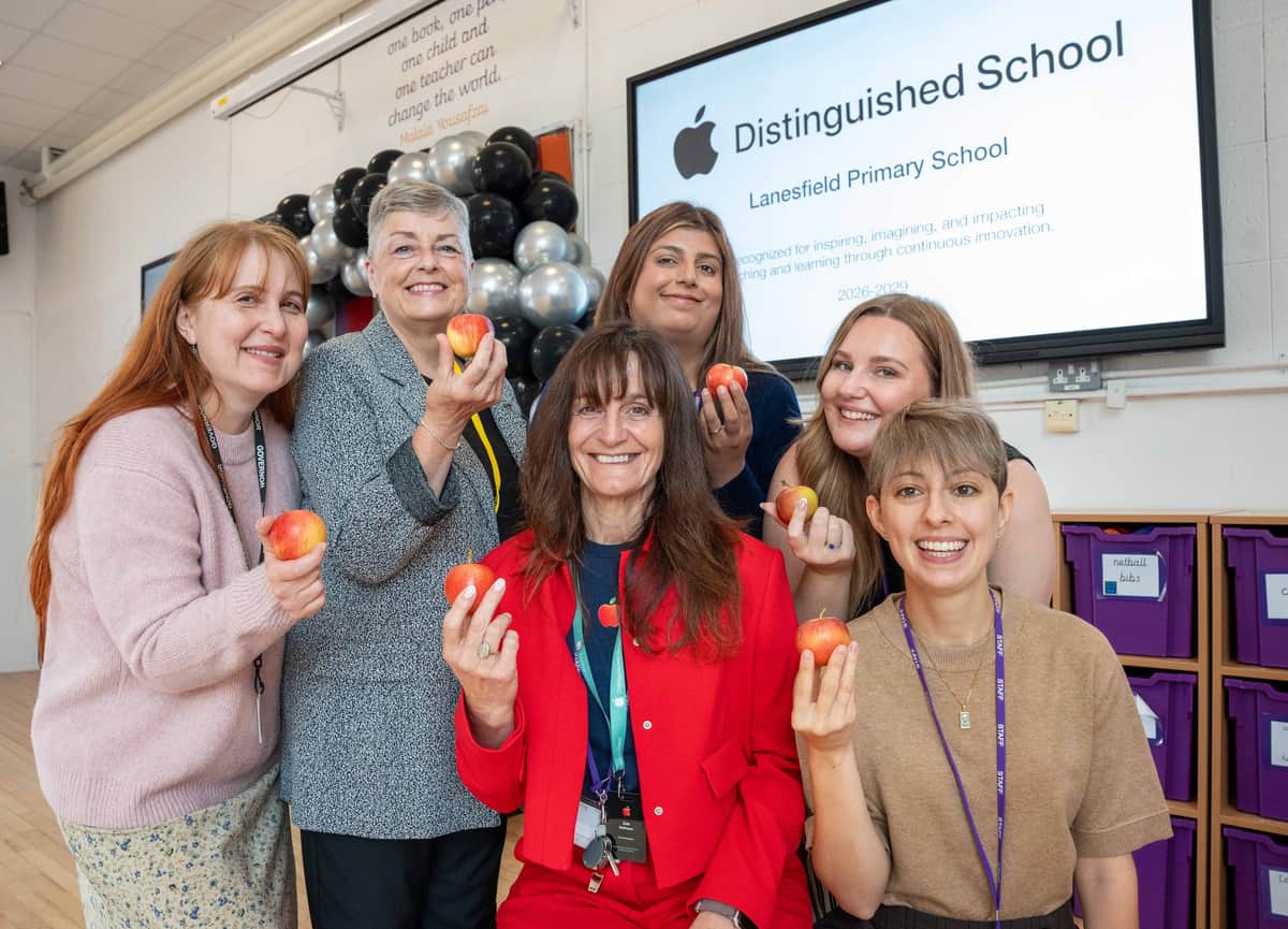 Lanesfield scoops Apple award for use of technology — Wolverhampton news photo